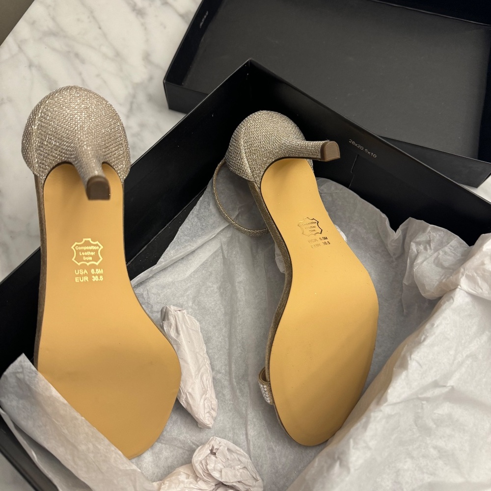 Brand New NINA Women's Gold Glitter Rhinestone Padded Veniza Almond Toe Stiletto - Picture 4 of 5